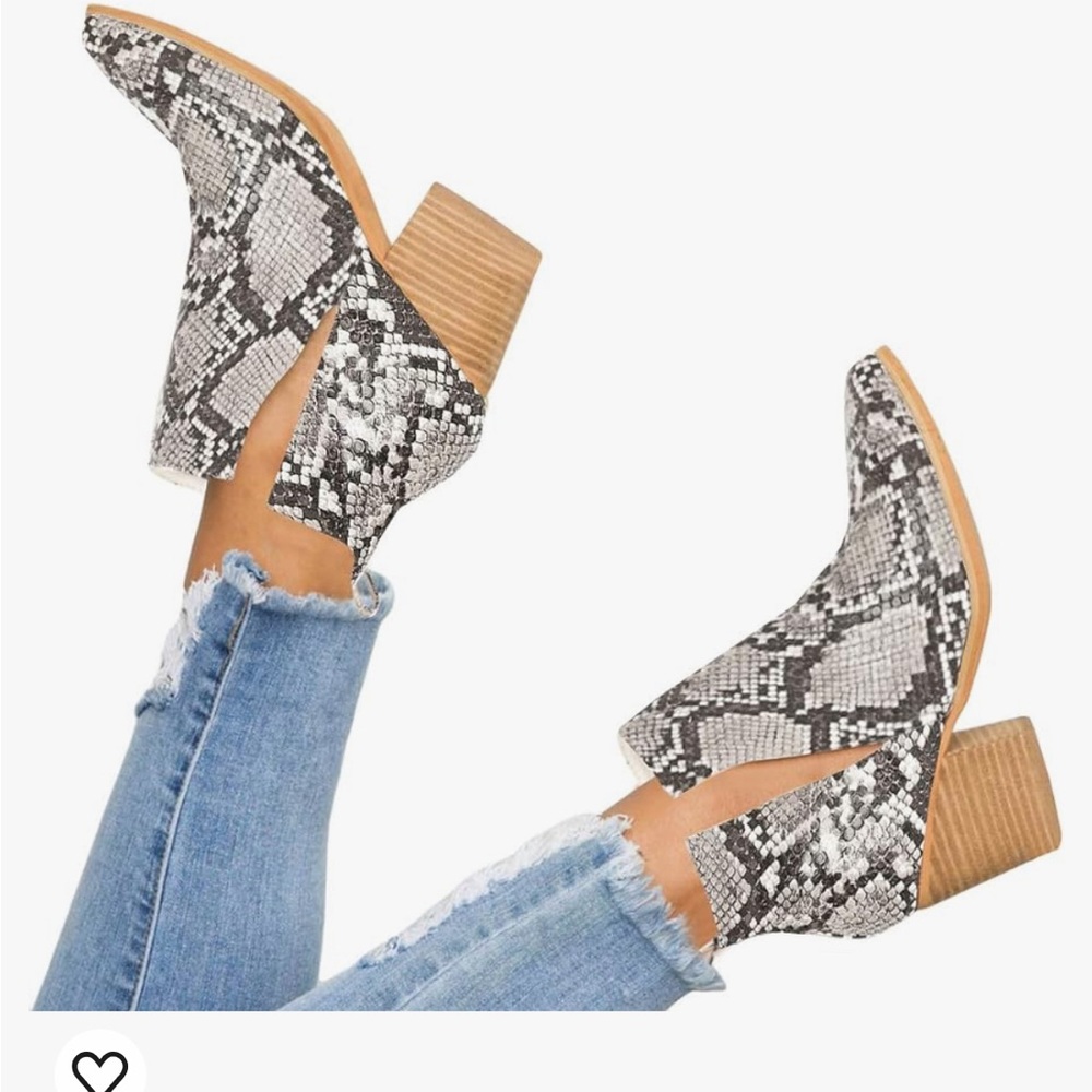 YOMISOY Womens Ankle Boots Pointed Toe Slip On V Cutout Snakeskin Two